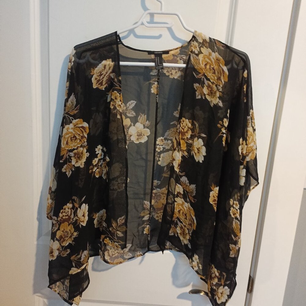 Women's Forever 21 Floral Ruana Size Medium